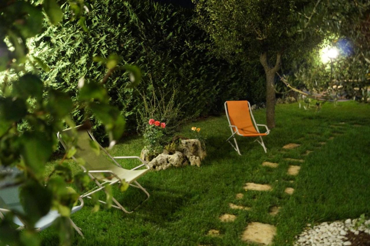 La Casa Del Nonno Bed and Breakfast Alberobello Exteriör bild
